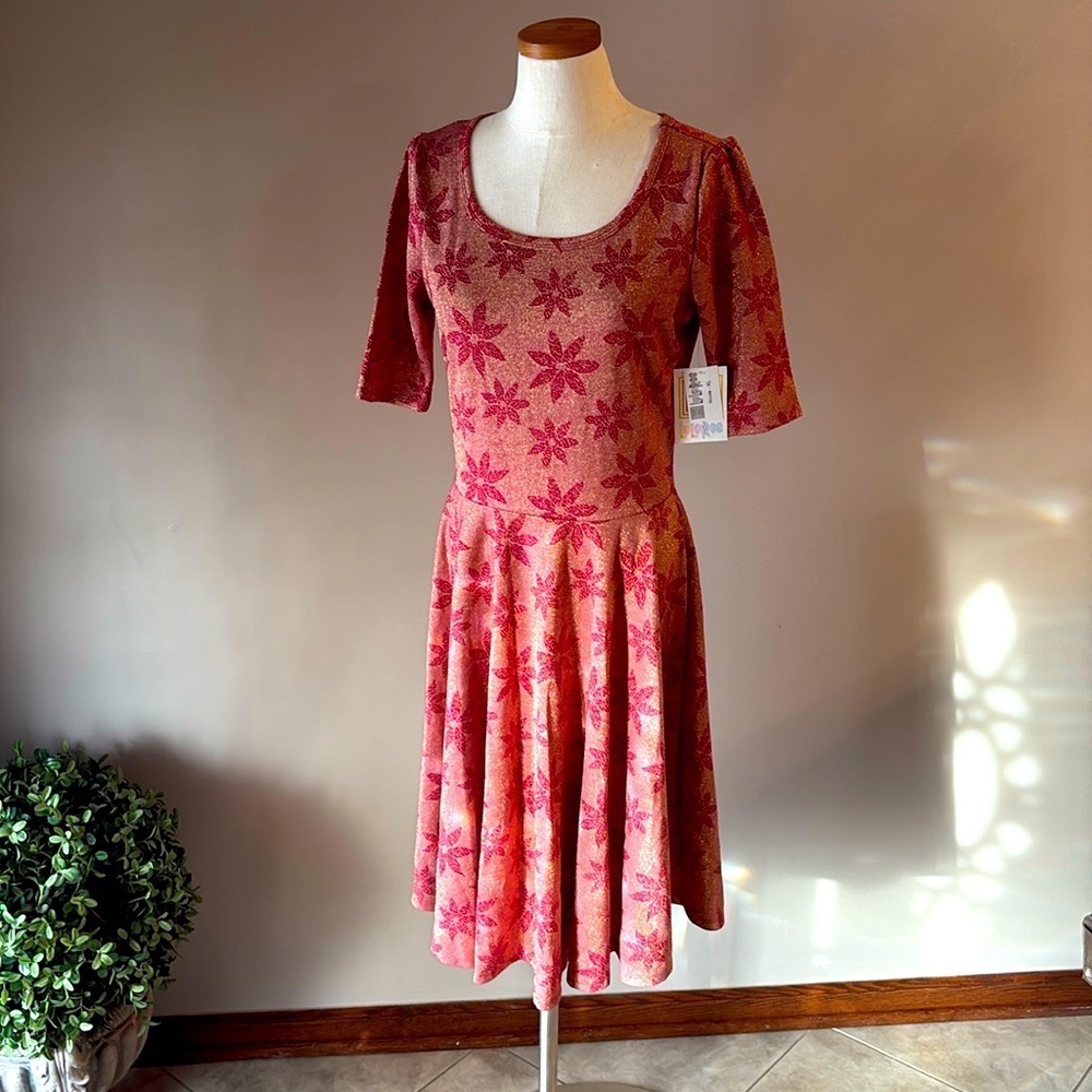 NWT LULAROE Nicole fir and flare shimmer floral dress 1/2 sleeve scoop neck XL